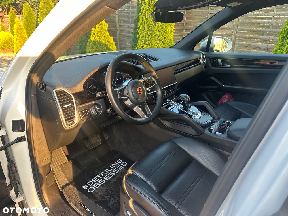 Porsche Cayenne - 8