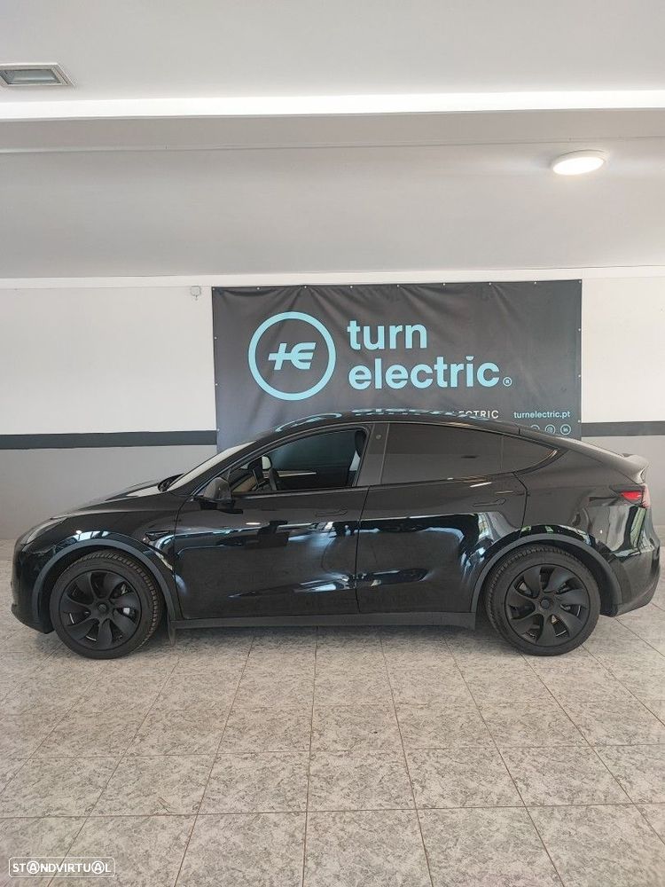Tesla Model Y Standard - 1