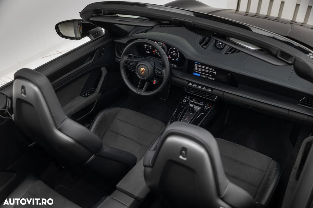 Porsche 911 Carrera GTS PDK - 25