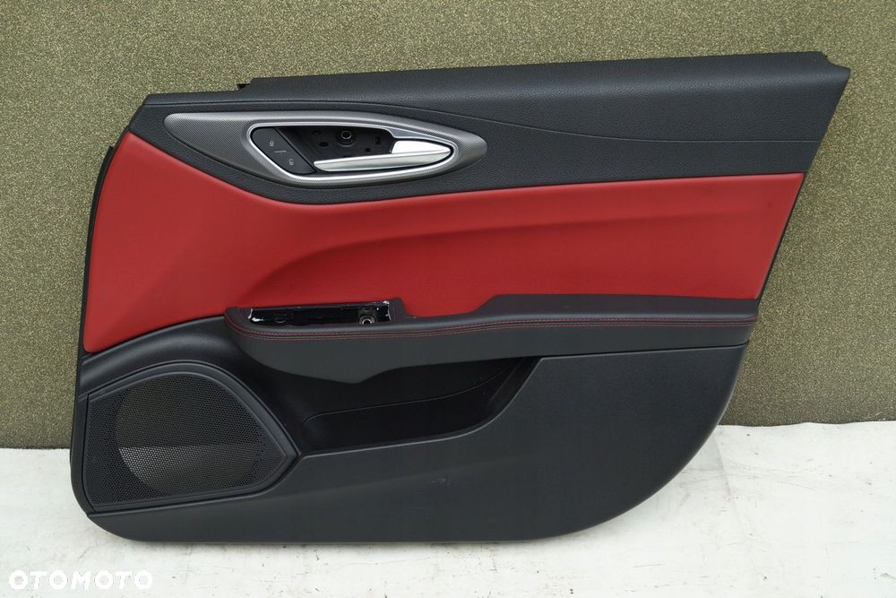 TAPICERKA BOCZEK PRAWY PRZEDNI ALFA ROMEO GIULIA