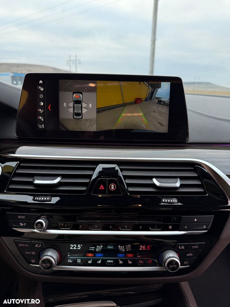 BMW Seria 5 530i xDrive AT - 25