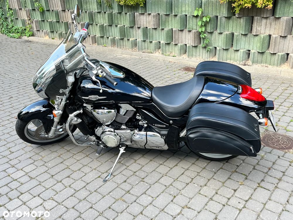 Suzuki Intruder - 3