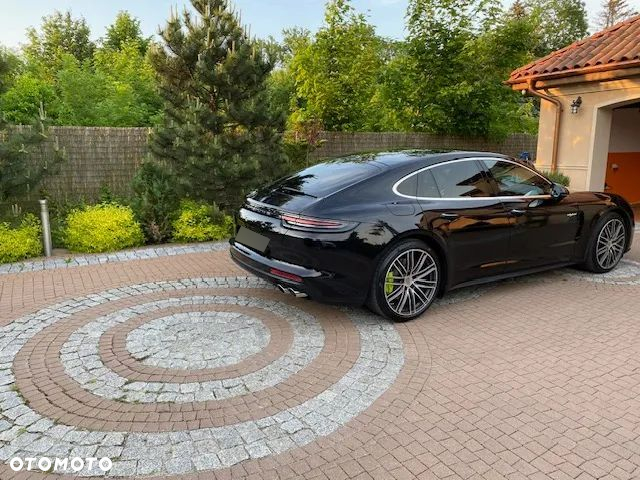 Porsche Panamera 4 E-Hybrid - 5