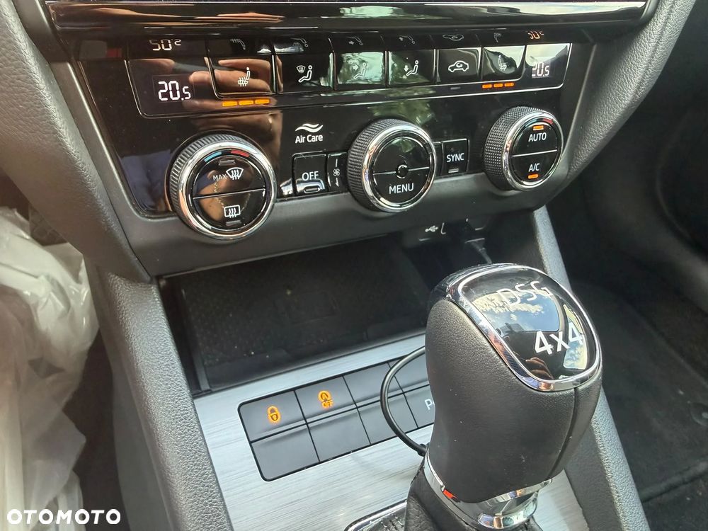 Skoda Octavia 2.0 TDI 4x4 DSG Soleil - 19