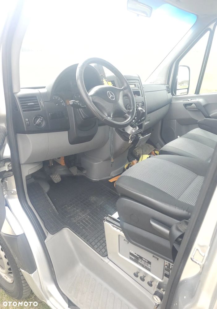 Mercedes-Benz 316 - 9