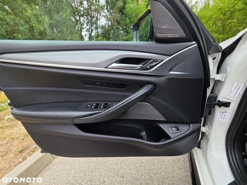 BMW Seria 5 530i xDrive M Sport sport - 24