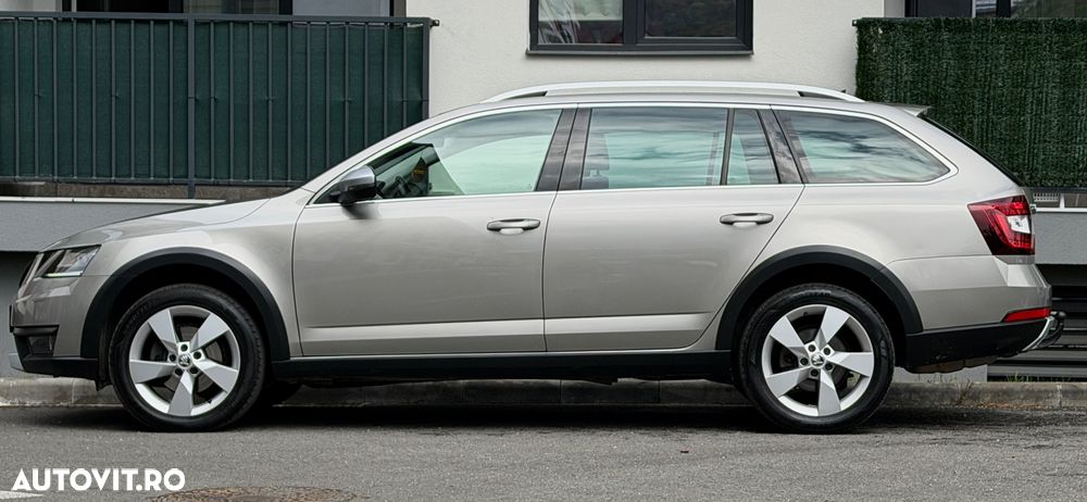 Skoda Octavia Combi 2.0 TDI DSG 4X4 Scout - 11