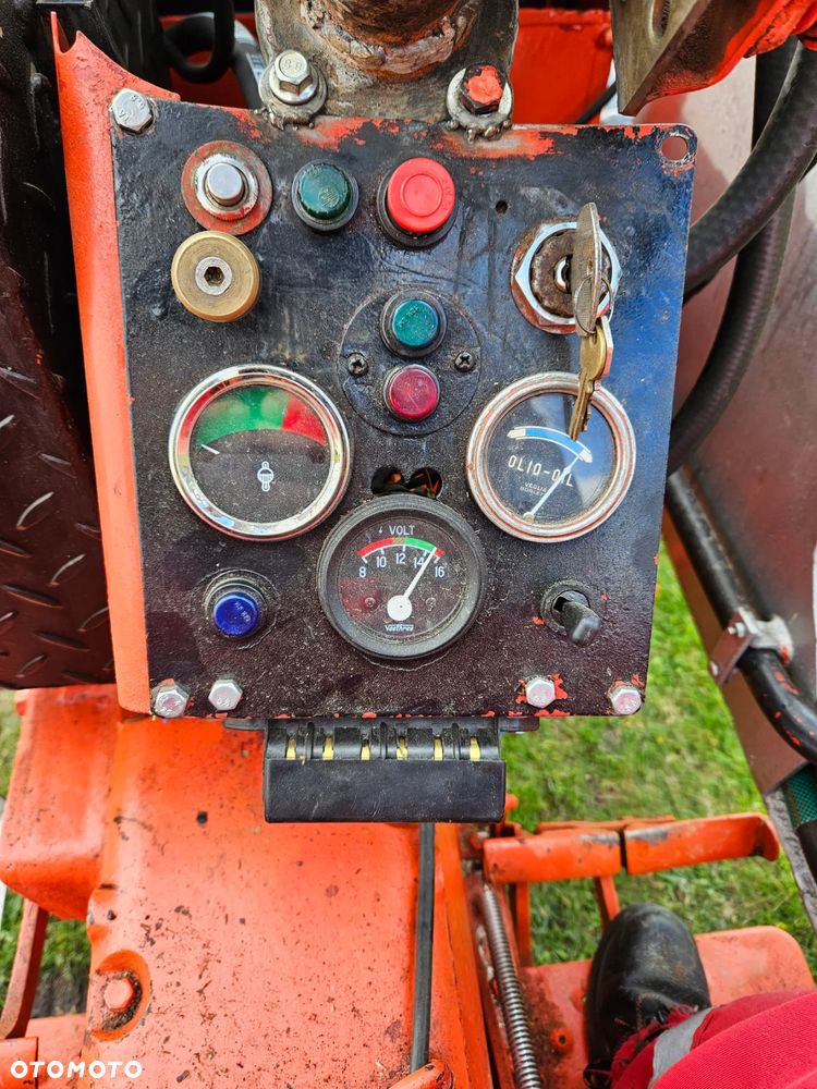 Inny Nuffield 350 - 4