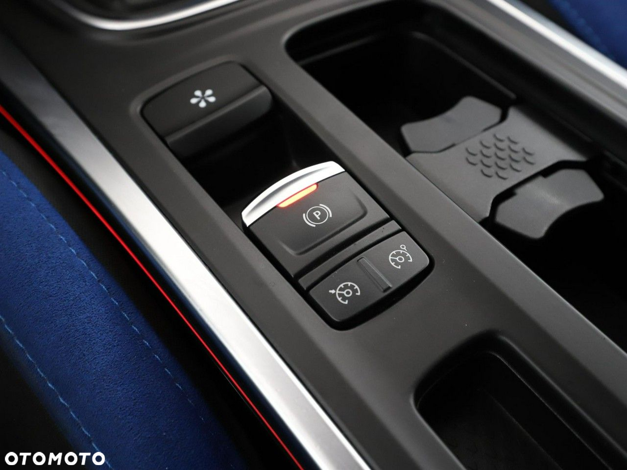 Renault Megane ENERGY TCe 205 EDC GT - 31