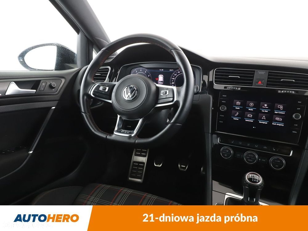 Volkswagen Golf - 14