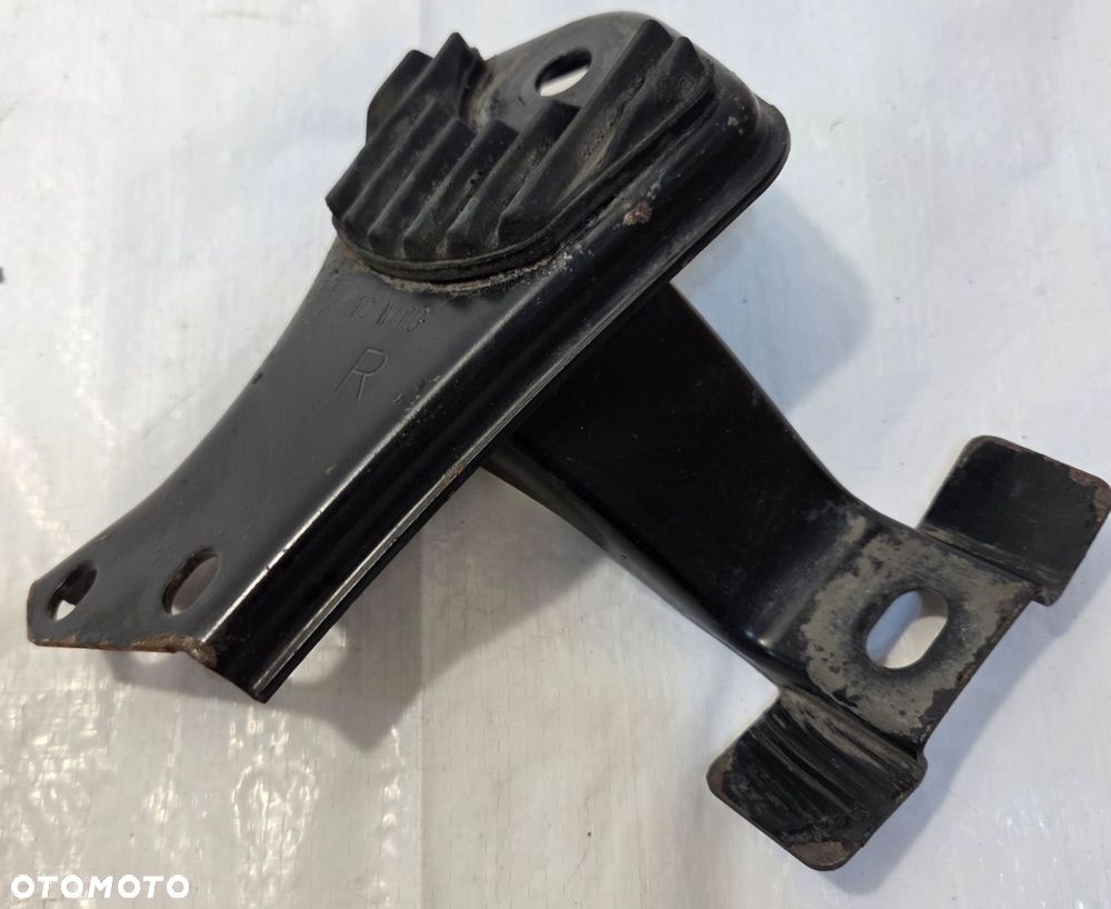 mocowanie prawe zawieszenia tylnego MERCEDES W212 KOMBI 2,2 A2073520245 - 1