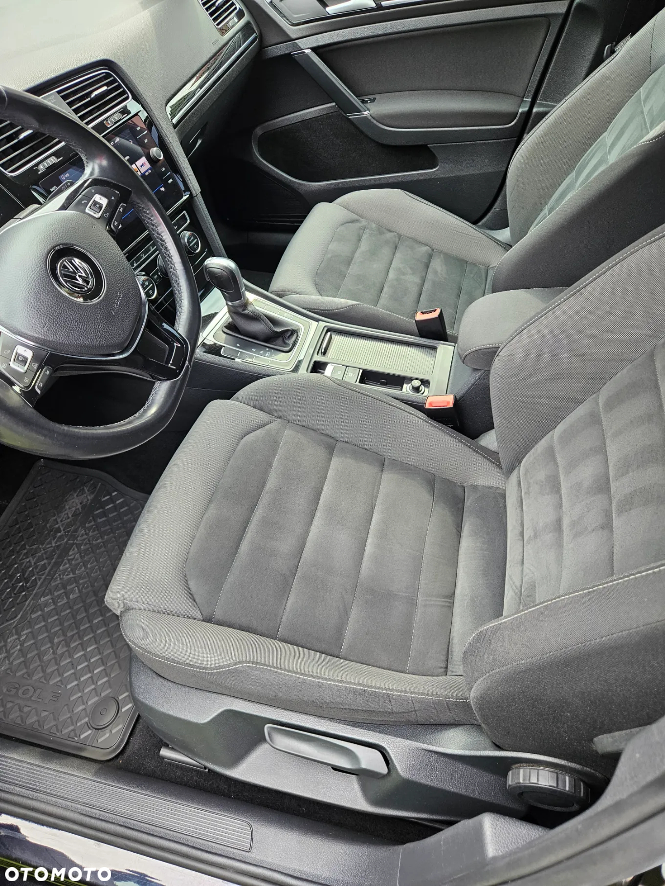 Volkswagen Golf - 19