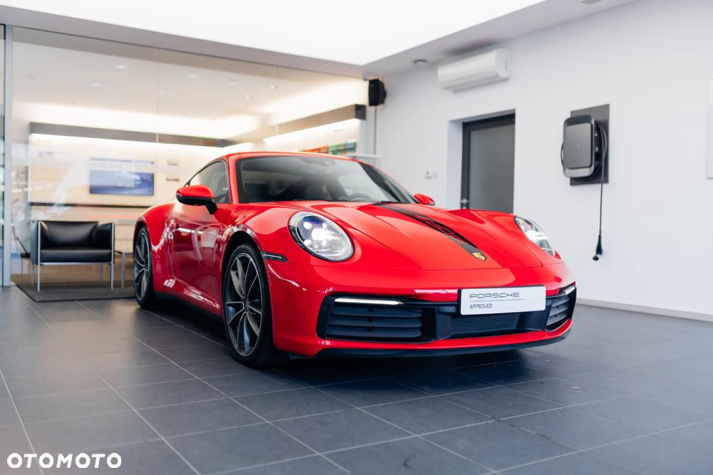 Porsche 911 Carrera - 8