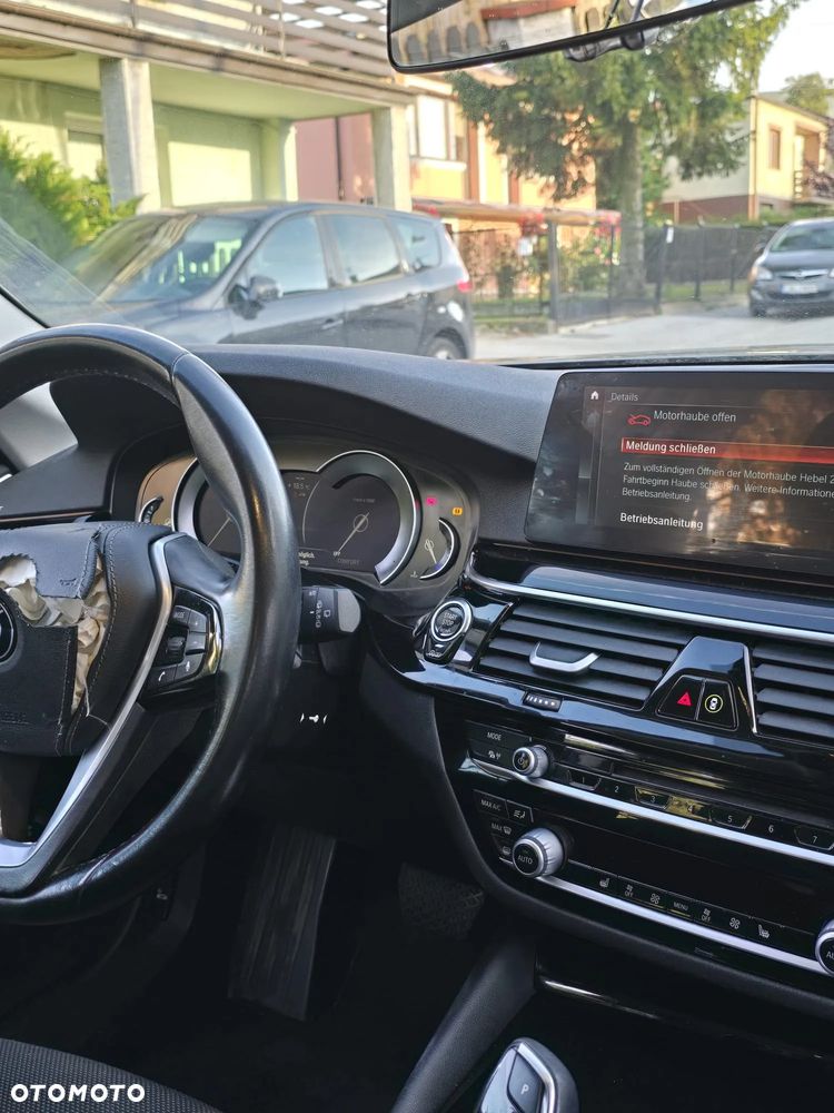 BMW Seria 5 530i xDrive Touring Sport Line - 27