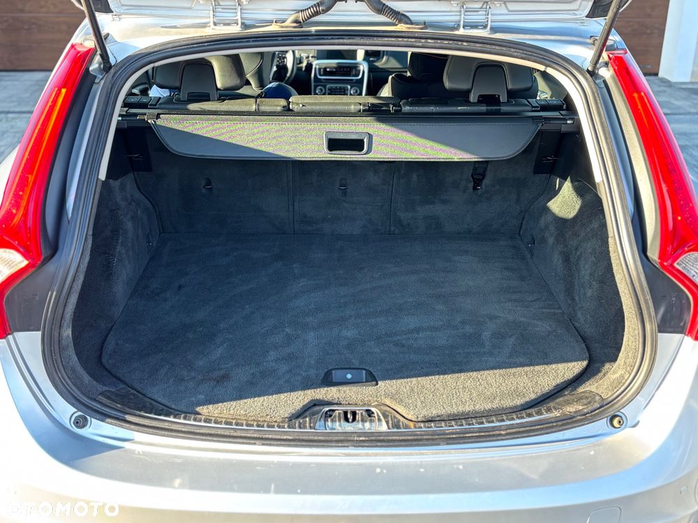 Volvo V60 D4 Geartronic Momentum - 12