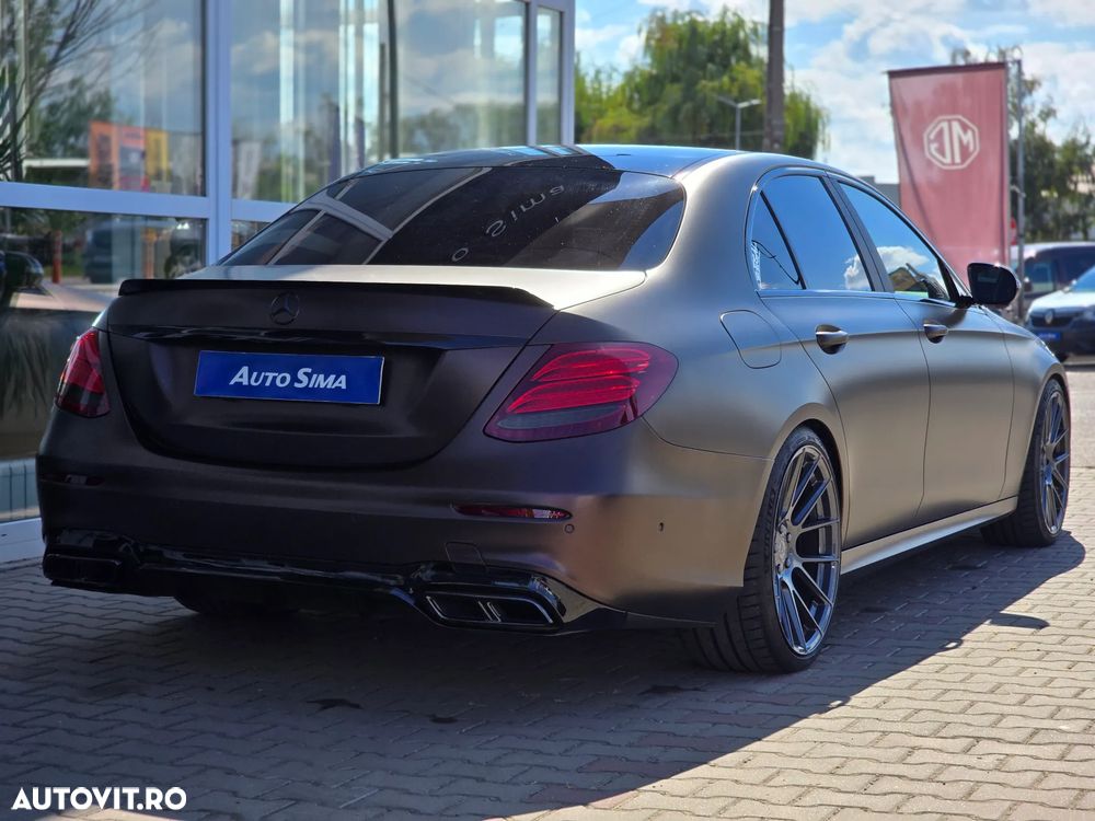 Mercedes-Benz E - 8