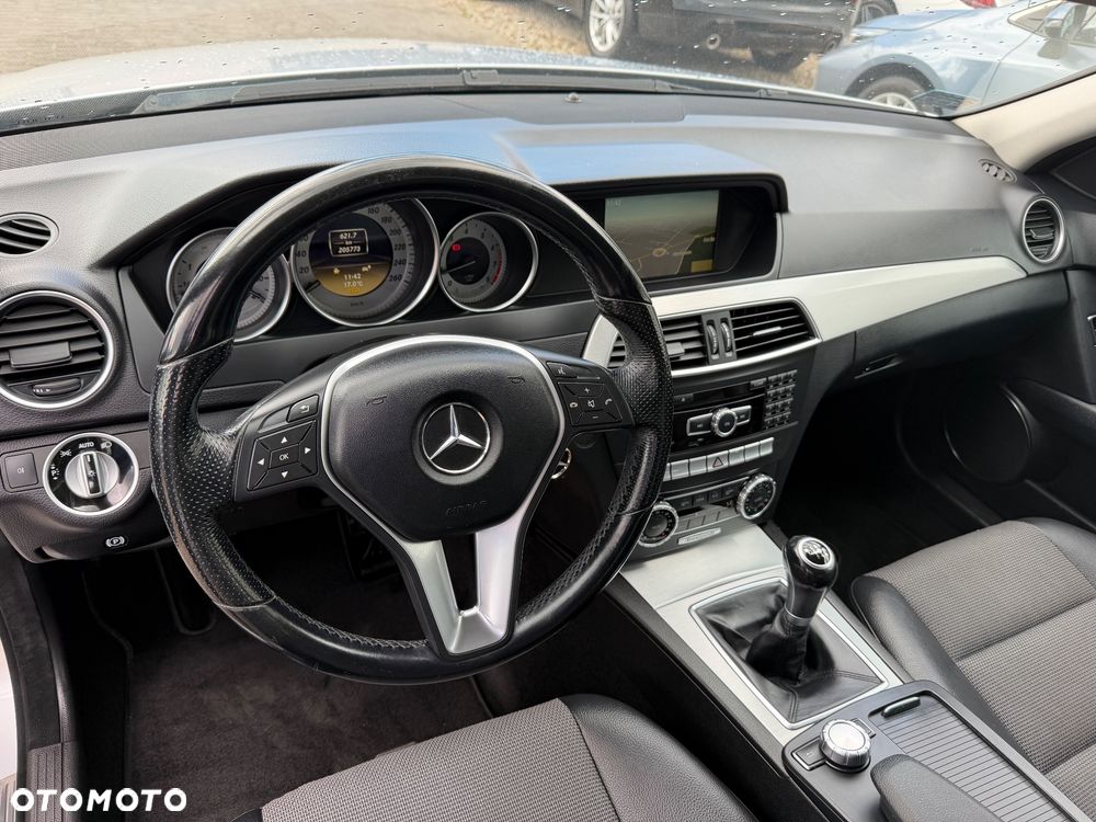 Mercedes-Benz Klasa C 180 CGI BlueEff Avantgarde - 10