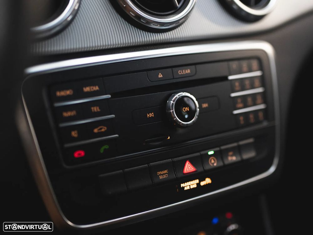 Mercedes-Benz GLA 180 (CDI) d 7G-DCT Urban - 18