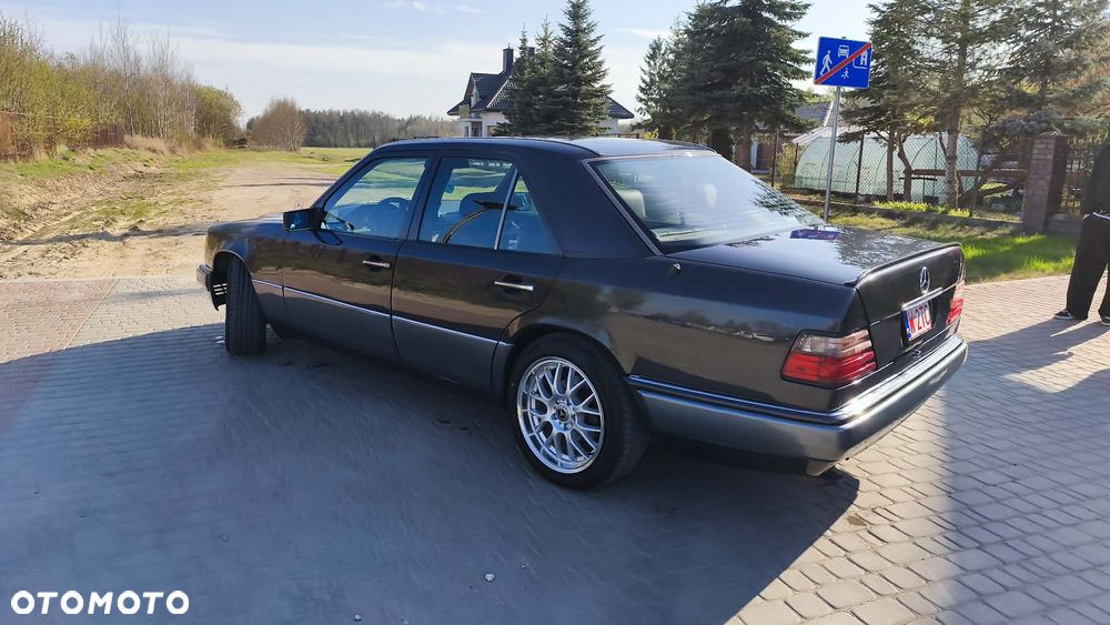Mercedes-Benz W124 (1984-1993) ver-320-avantgarde - 8