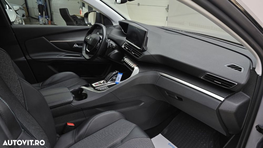 Peugeot 3008 1.2 PureTech S&S EAT8 Allure - 20