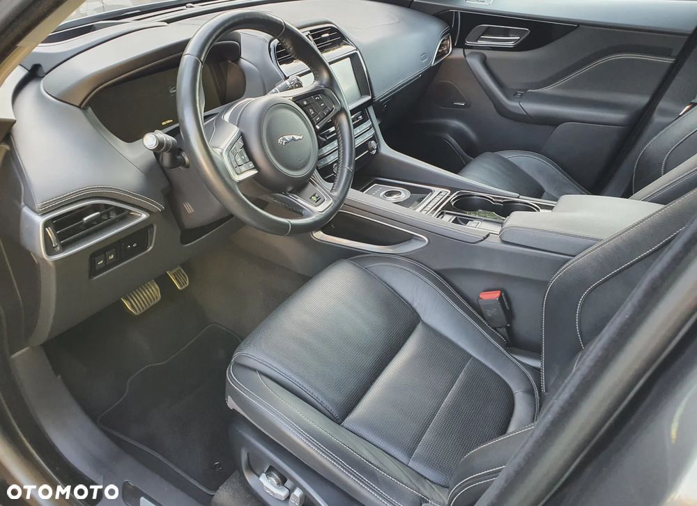 Jaguar F-Pace 20d AWD R-Sport - 12