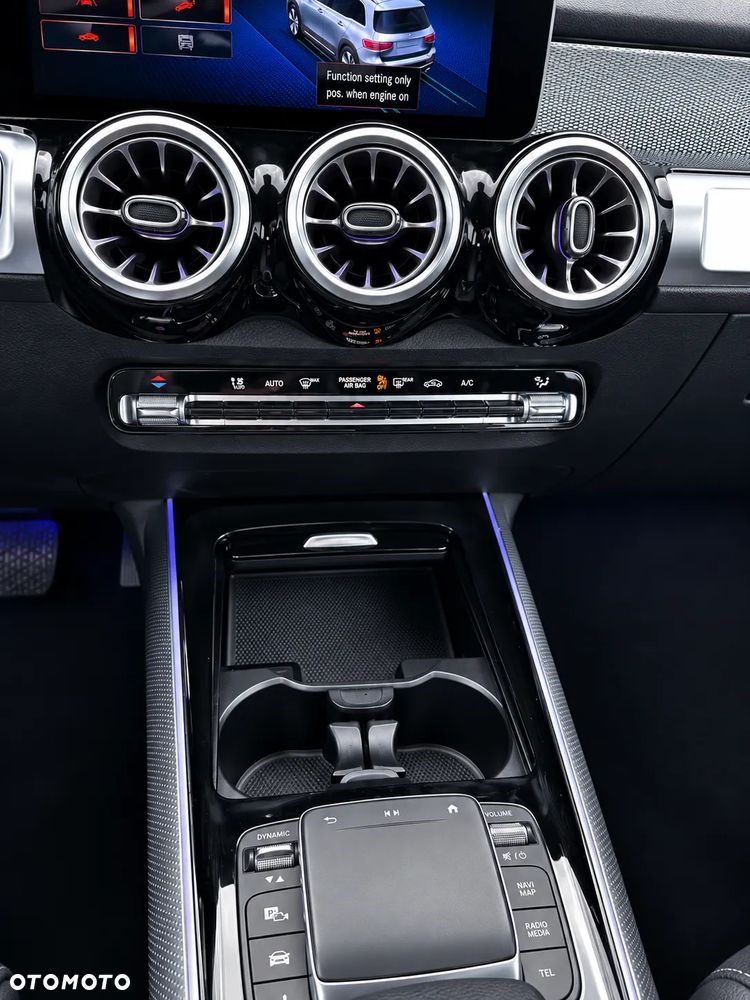 Mercedes-Benz GLB 200 Progressive 7G-DCT - 26