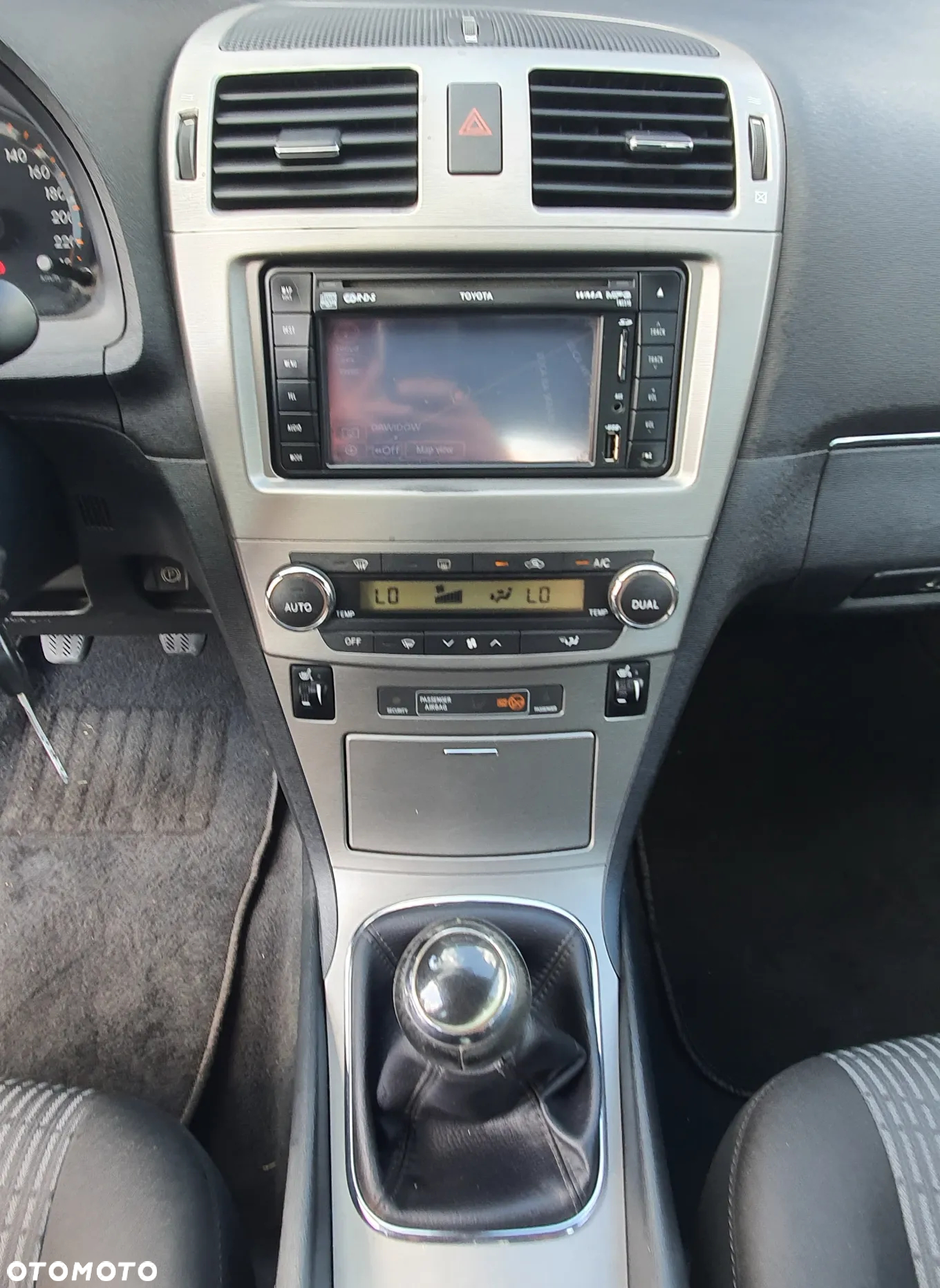 Toyota Avensis 1.8 Sol plus NAVI - 20