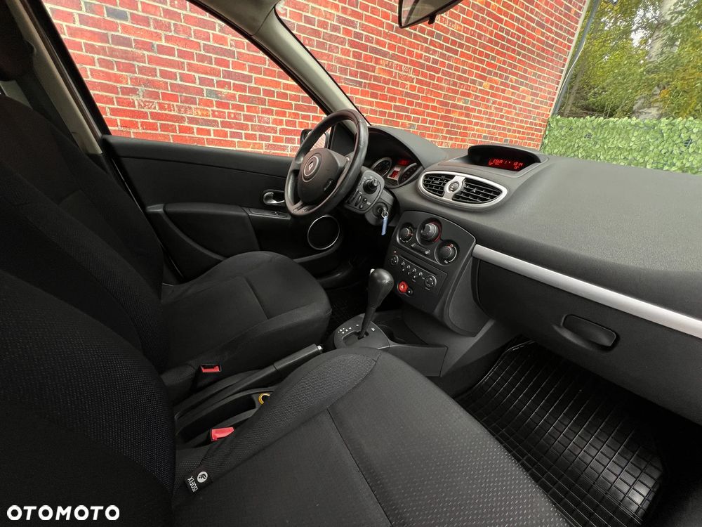 Renault Clio - 10