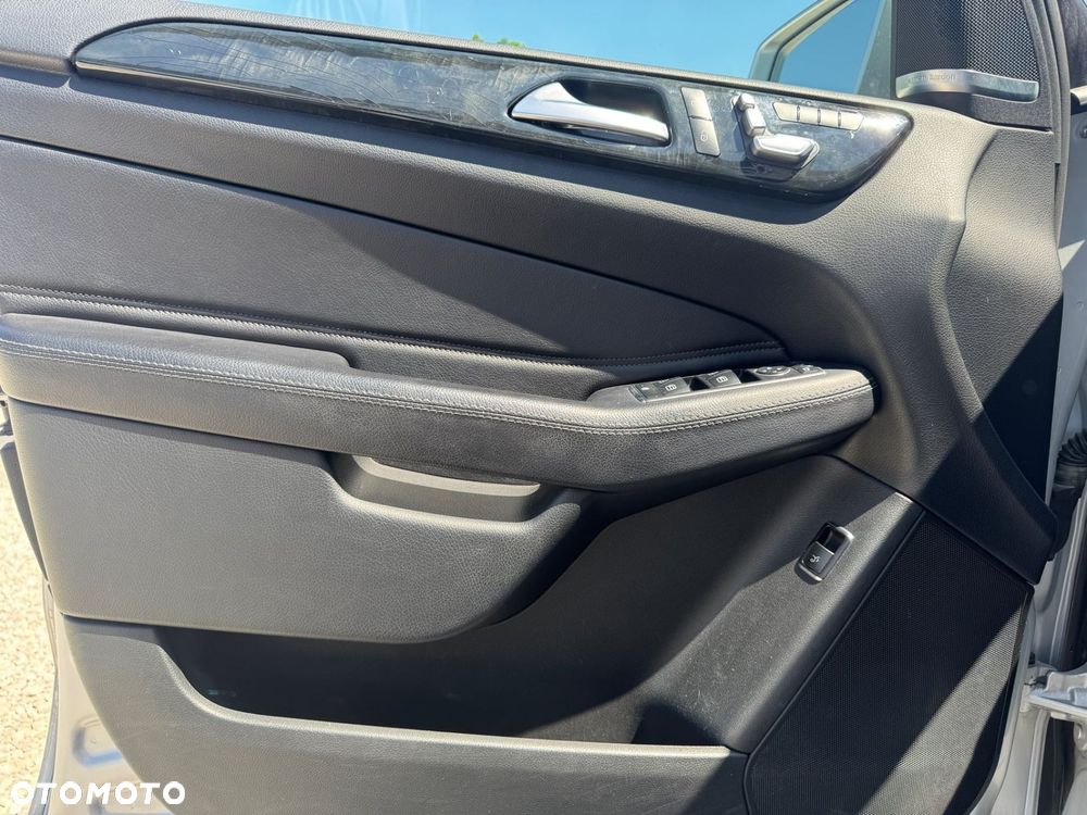 Mercedes-Benz GLE - 12