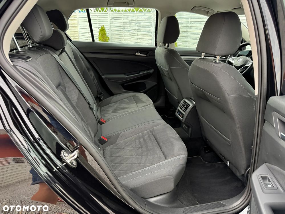 Volkswagen Golf 1.5 eTSI EVO Style DSG - 23