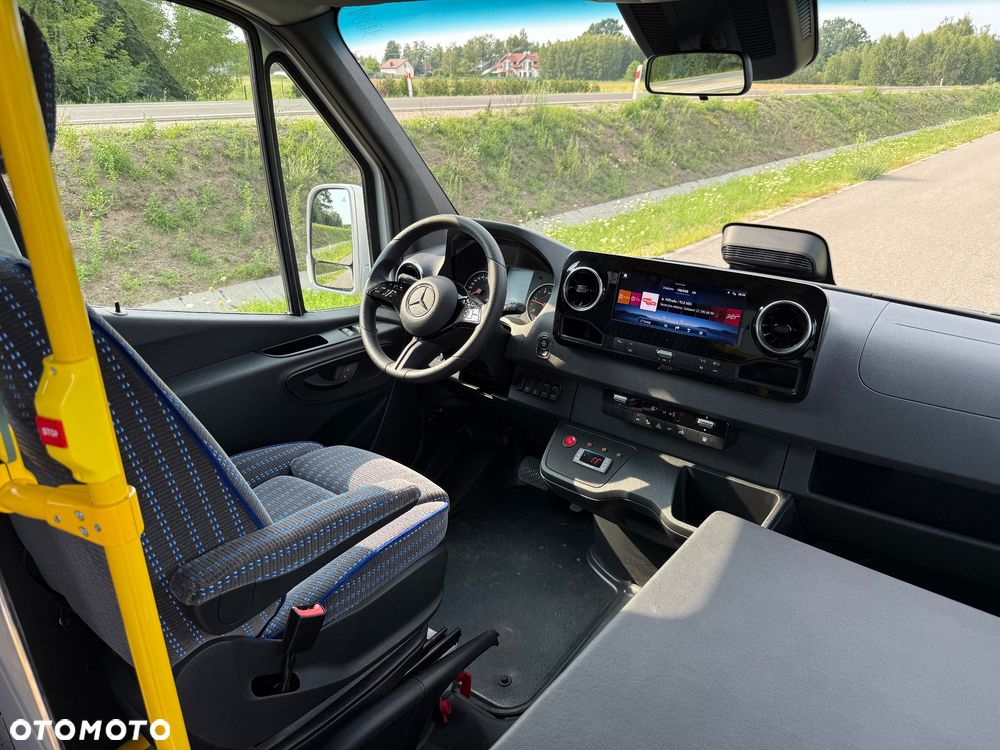 Mercedes-Benz Sprinter 517 - 26