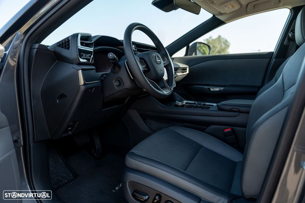 Lexus RZ 300e Premium - 17