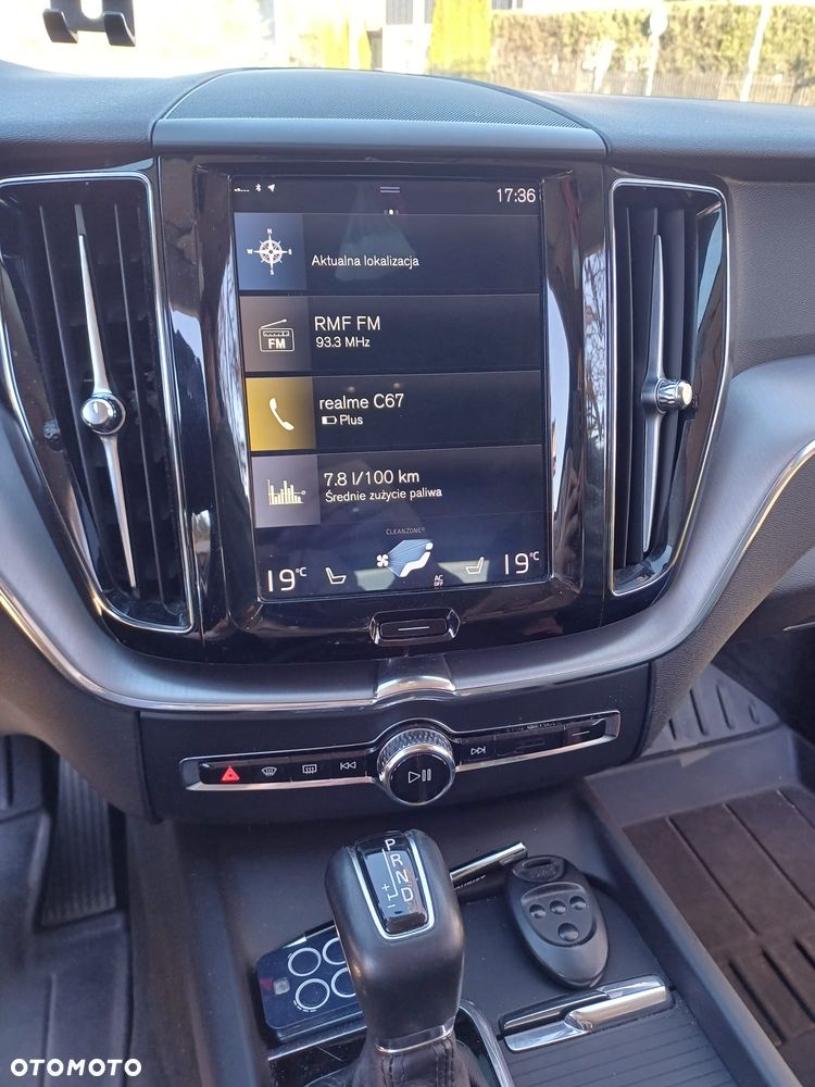 Volvo XC 60 D4 Geartronic Momentum Pro - 9