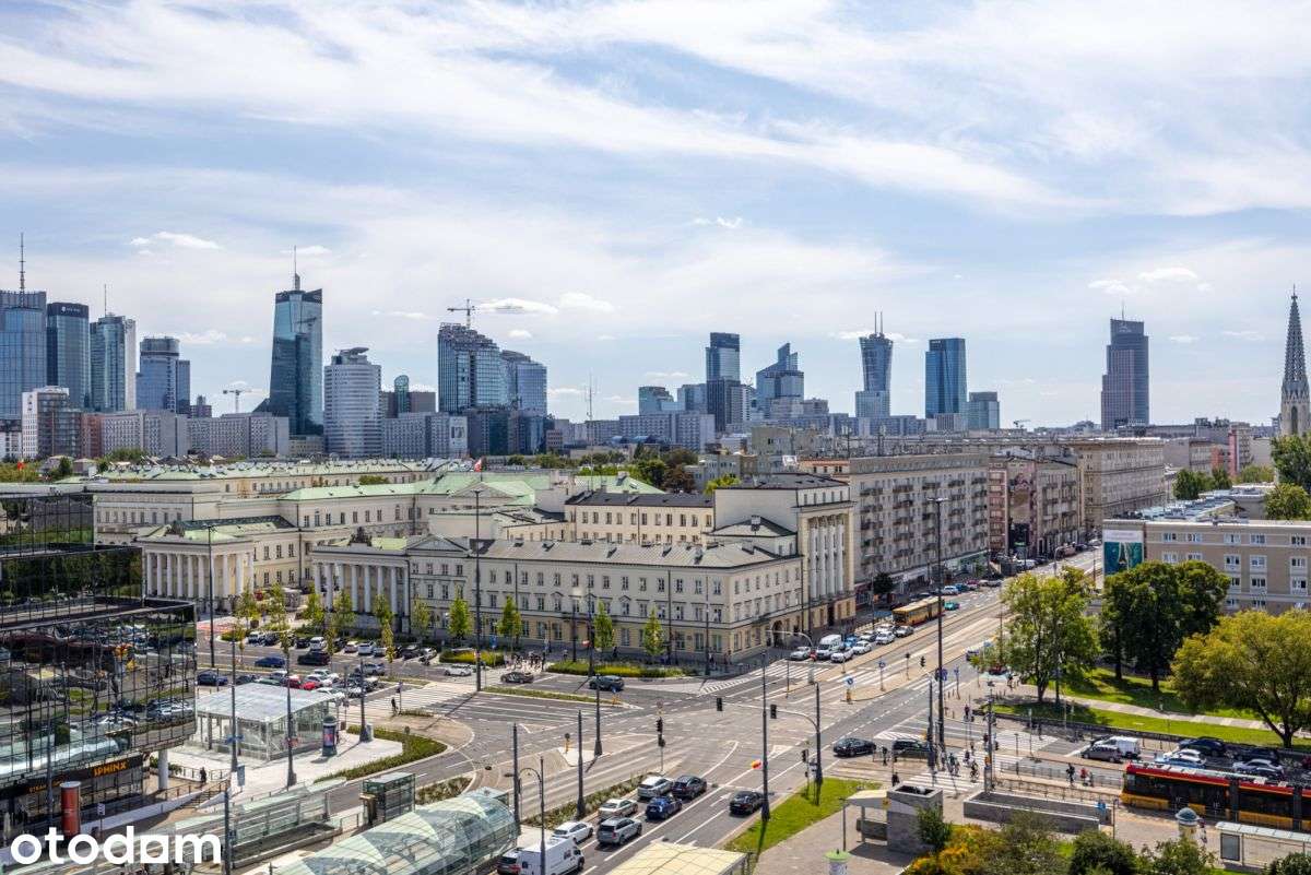 Plac Bankowy, metro Ratusz Arsenał
