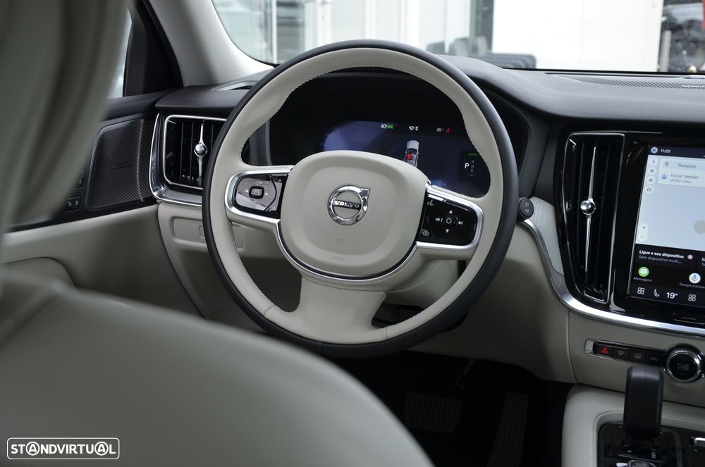 Volvo V60 2.0 T6 AWD TE Plus Dark - 25