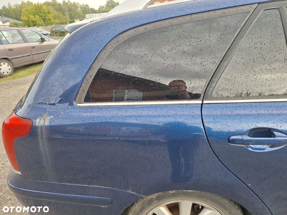 Toyota Avensis - 8