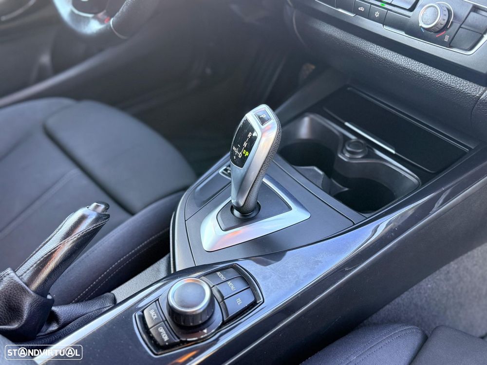 BMW 118 dA Line Sport - 8