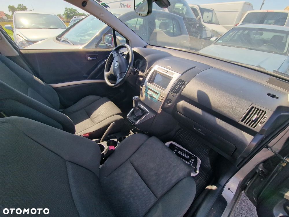 TOYOTA COROLLA VERSO - 6