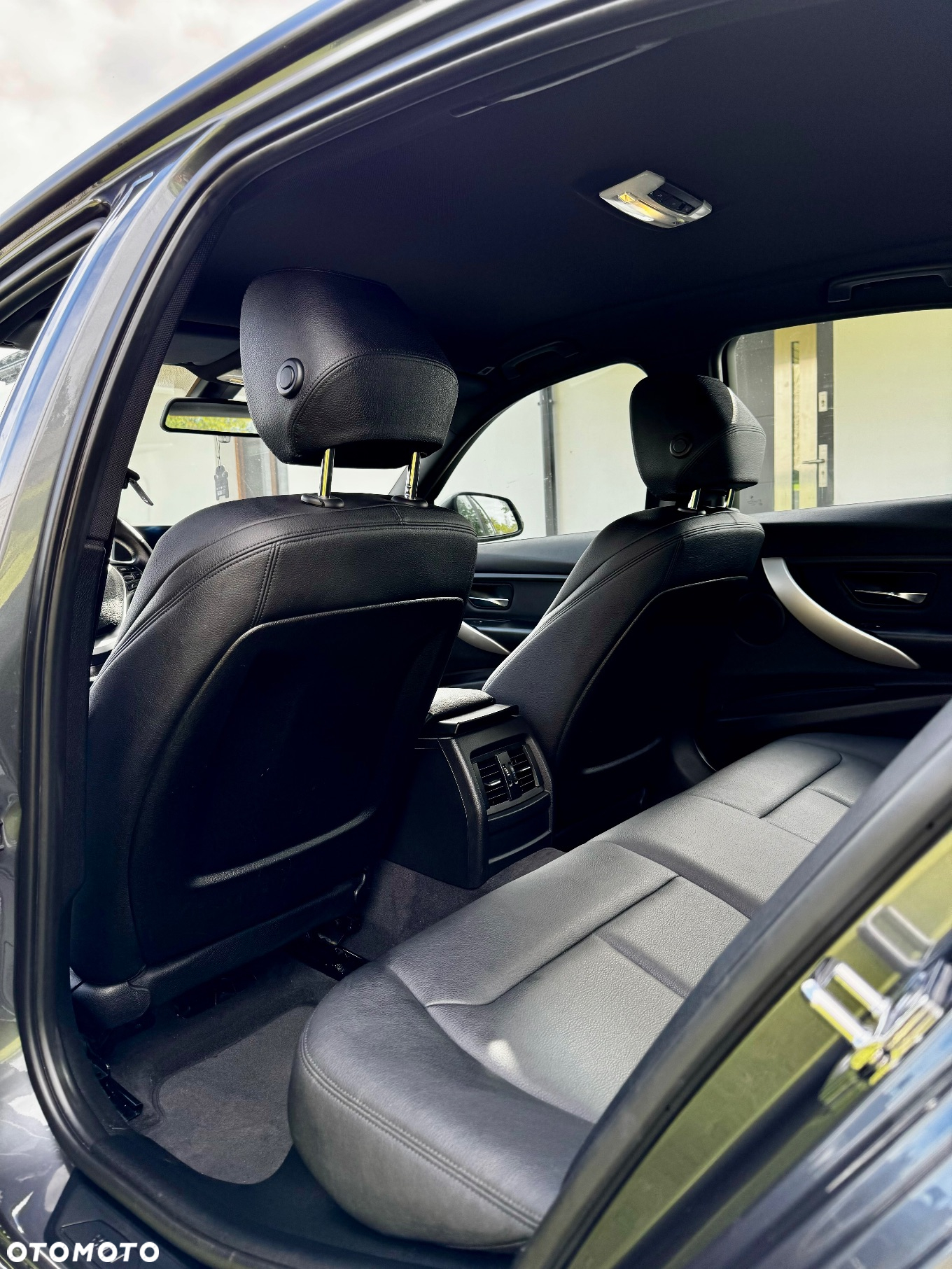 BMW Seria 3 320i - 11
