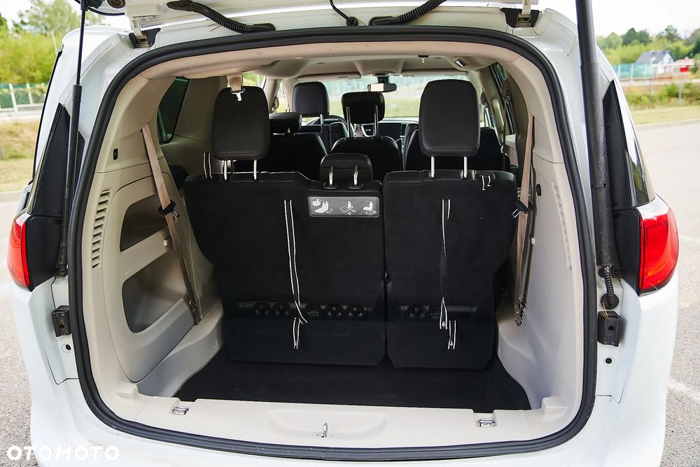 Chrysler Pacifica - 17