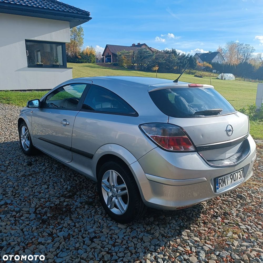 Opel Astra GTC 1.7 CDTI - 2