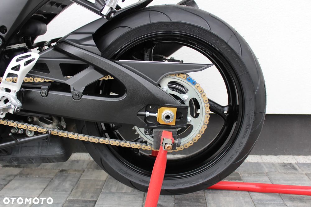 Suzuki GSX-R - 13