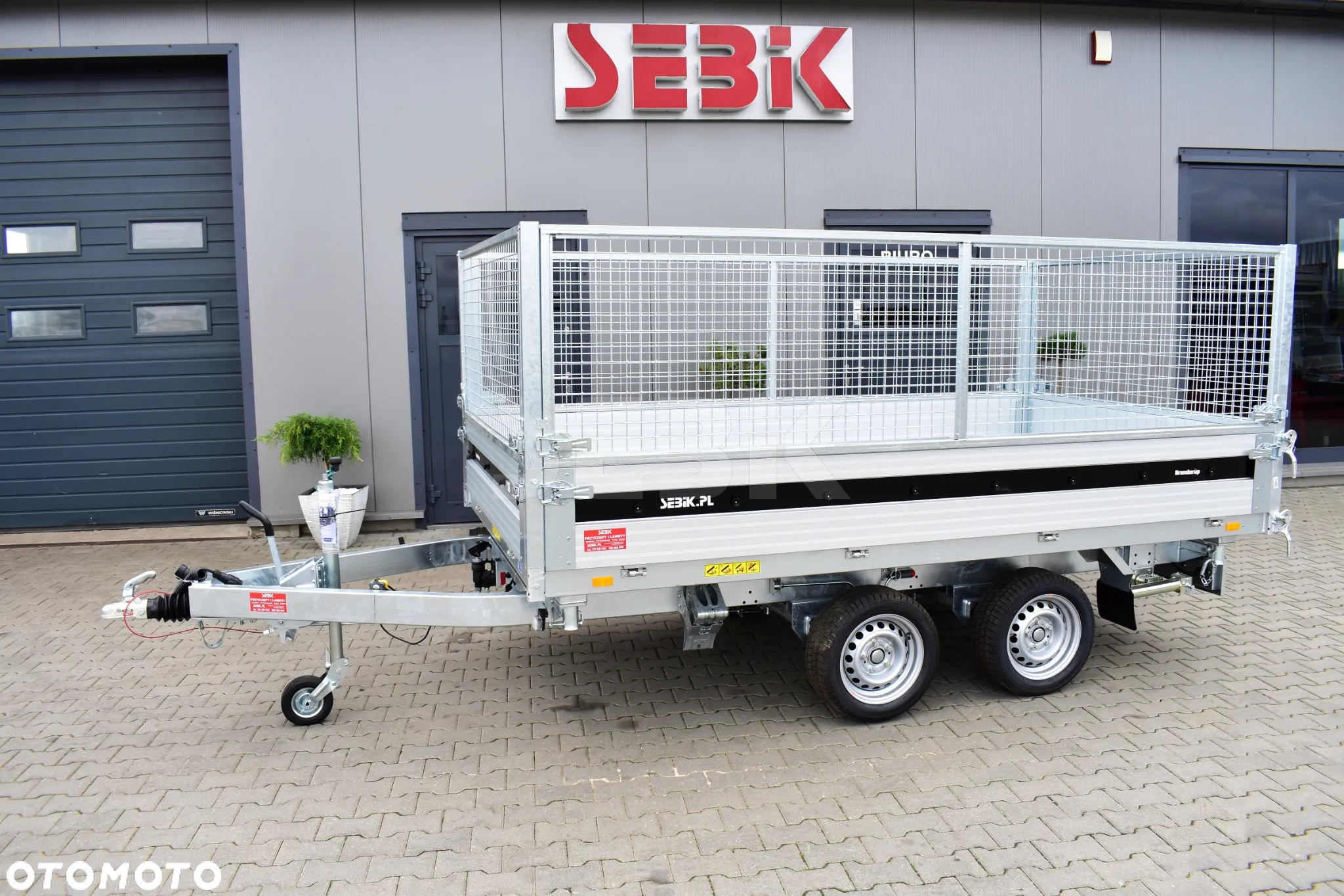 Brenderup MOCNY I LEKKI KIPER 3 STRONY TT5325 DMC 3500 kg. - 34