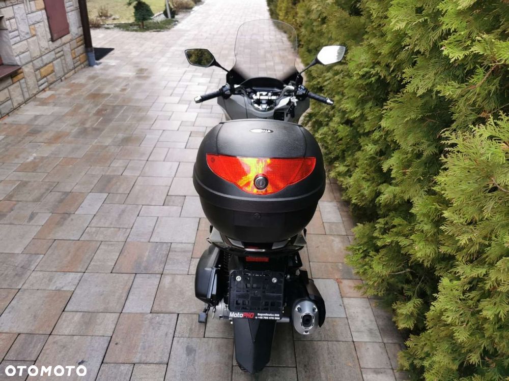 Honda PCX - 9