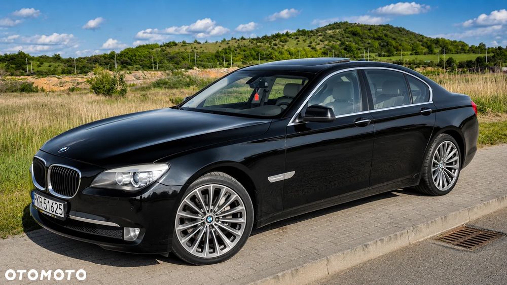 BMW Seria 7 750i - 1