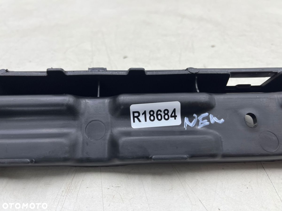 Ślizg Fiat 500 LIFT 15r.- tylne środkowe mocowanie wspornik uchwyt zderzaka NOWE oryginalne 51865469 - 8