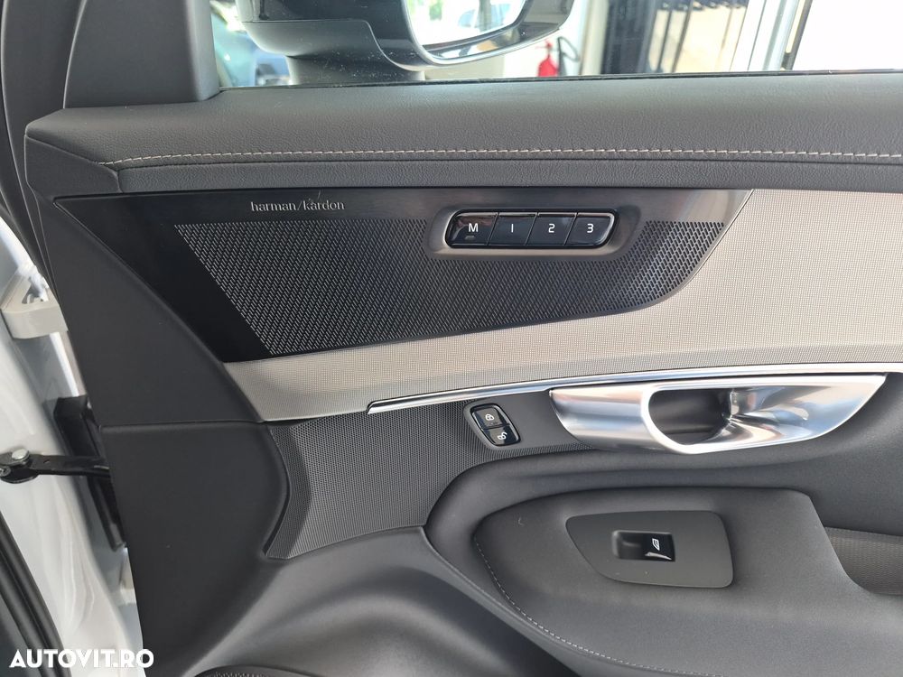 Volvo XC 90 T8 AWD PHEV Ultra Black Edition - 34