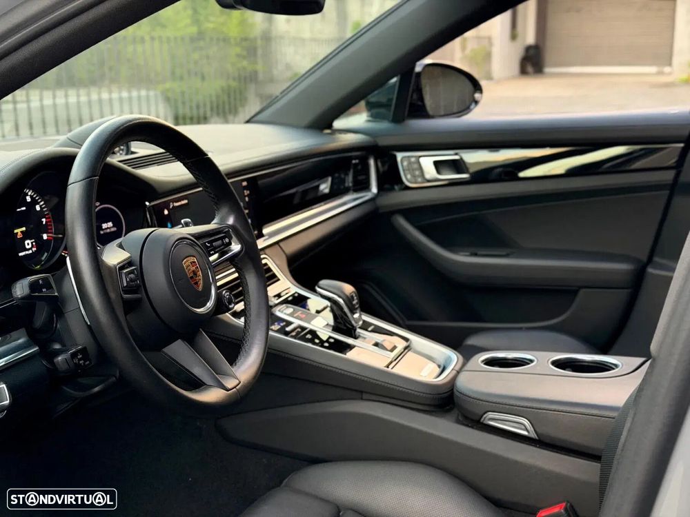 Porsche Panamera 4 E-Hybrid Platinum Edition com PDLS - 37