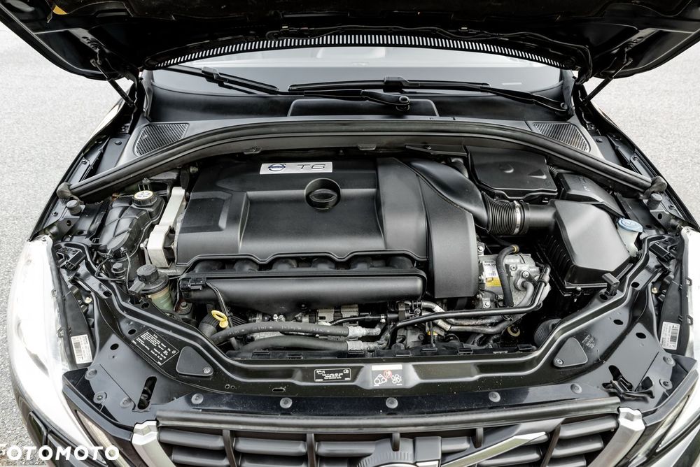 Volvo XC 60 T6 AWD Momentum - 40