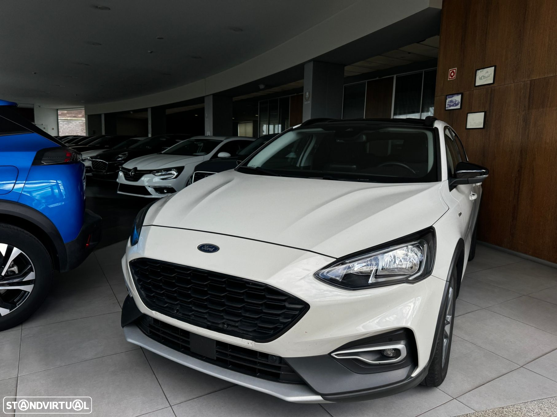 Ford Focus 1.0 EcoBoost Active X - 4